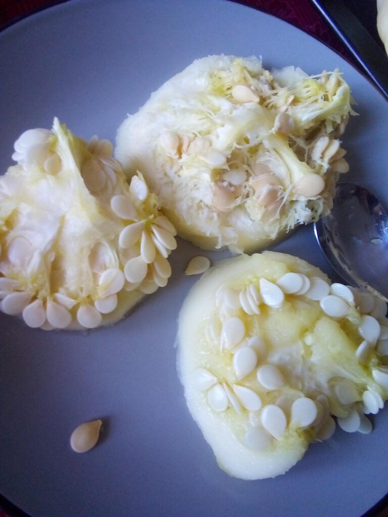 Pattypan squash baked with beef and mushroom filling
