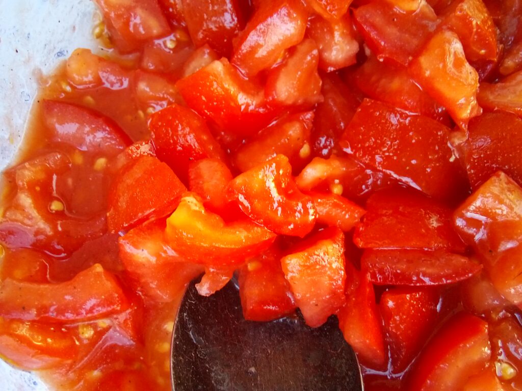 A simple and refreshing tomato salad without onions – the perfect light summer dish.
