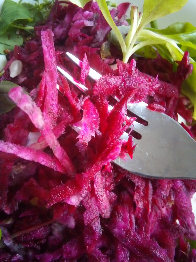Raw beet salad recipe with apple and walnuts