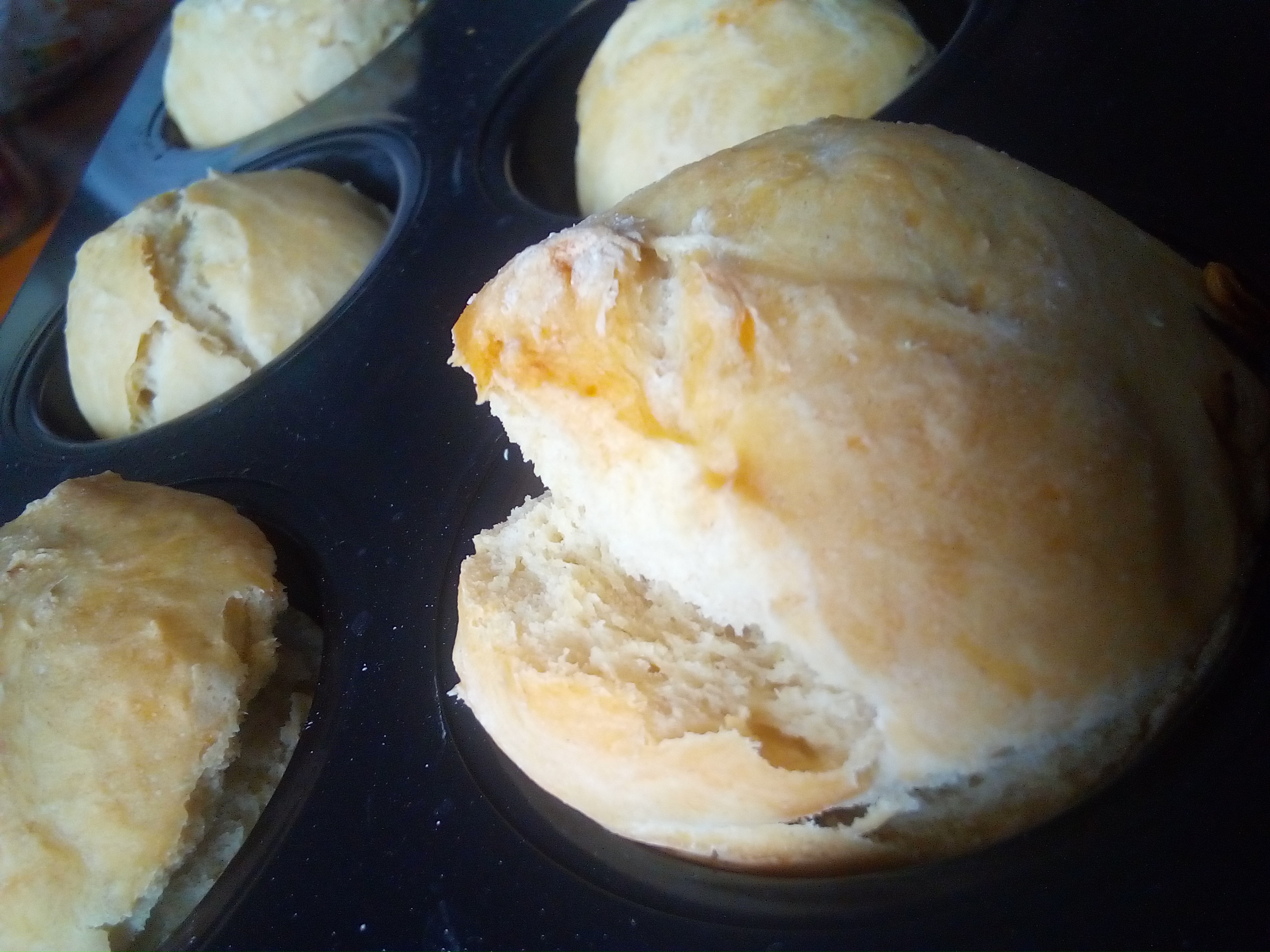 Properly hydrated yeast dough for pumpkin yeast muffins